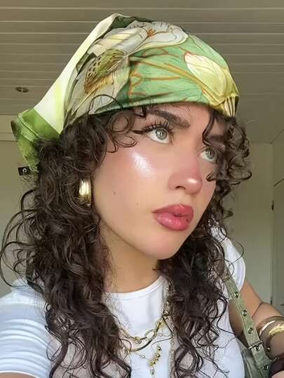 1pc Fashion Women's Floral Print Satin-Feel 70% Silk-Like Square Scarf/Headscarf, New Spring/Autumn Stylish Beach Scarf Neckerchief, Suitable For Travel, Vacation, Street Casual Wear, Can Be Used As Belt, Packaging Decor, Ribbon, Headband