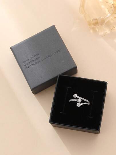 1枚时尚简约立方氧化锆女士戒指礼盒装，镀金戒指，镀银戒指，双色可选，适合日常佩戴、节日及生日礼物