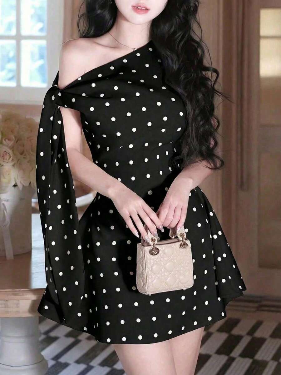 Đầm ngắn nữ màu trơn thanh lịch, không tay, dáng bất đối xứng, thắt dây, tối giản, chấm bi màu sáng, đen, thích hợp cho mùa hè. - màu đen - Xem 1