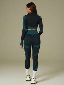 UONNOU 两件套女士运动服套装，长袖上衣和塑身裤，女士户外休闲服，运动服，塑身服，紧身衣，夹克款式，机车风格，立领，全开拉链，运动拇指孔设计，超短紧身上衣，提臀，收腰收腹，修饰腿型，让您看起来更苗条，运动紧身裤，高弹塑形，罗纹无缝针织柔软面料，适合运动和户外活动、瑜伽、健身、跑步、休闲日常、通勤、聚会和节日等，时尚运动户外套装，适合所有季节，秋冬春秋皆宜。 - 黑/綠 - 查看 9