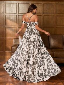 Faeriesty Vestido maxi de hombros abiertos elegante para mujer: Vestido ajustado con estampado floral, espalda cruzada, tirantes de espagueti y volantes escalonados en el bajo, con tirantes ajustables - Perfecto para sesión de fotos nupcial, invitada de boda de jardín, celebración de aniversario, escapada romántica, fiestas formales de primavera en interiores, color negro - Negro - Ver 2