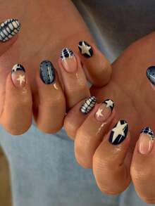 24片Y2K风格短款椭圆星形美甲贴纸，波点美甲贴纸和绽放凝胶美甲法式美甲贴纸，短款完美适配亚克力假指甲套装，包含：1片果冻凝胶和1个指甲锉，法式美甲贴纸，适合女性和女孩日常佩戴，也可用于锐舞派对和其他场合。美甲用品 - 彩色 - 查看 9