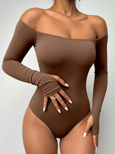 ChicMe Damjumpsuit med off-shoulder-motiv, långärmad t-shirt med tumhål i muddarna, enfärgad, avslappnad, elegant, grundläggande streetwear för kontor och fest.