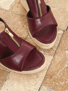 Giày sandal đế xuồng màu đỏ tía thời trang nữ, sandal mũi tròn đế rơm buộc dây hở gót mới cho mùa xuân/hè, giày nữ cỡ lớn thoải mái ngoài trời, sandal cao gót thoải mái kiểu bohemian có khóa cài cho kỳ nghỉ. - Màu Đỏ Sâu - Xem 7