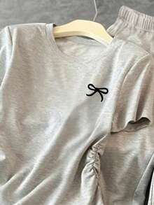 少女圆领蝴蝶结印花荷叶边短袖T恤搭配阔腿裤休闲日常穿搭 - 灰色 - 查看 3