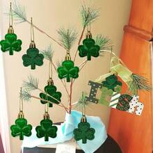 一套圣帕特里克节爱尔兰节日悬挂装饰，包括圣帕特里克节绿色三叶草花环、木质装饰和三叶草饰品，适合春季派对，寓意吉祥，可用于圣帕特里克节室内外家居派对装饰，亦可作为节日礼物。 - 彩色 - 查看 12