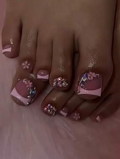 24 piezas de pegatinas de uñas decoradas con flores de cristal 3D en estilo casual, elegante, moderno, retro, dulce, lindo, chic callejero, clásico y minimalista para uso diario. Patrón de flores rosas, diseño de uñas francesas cortas y cuadradas. Conjunto de uñas postizas adecuado para chicas y mujeres elegantes y refinadas para uso diario y compras.