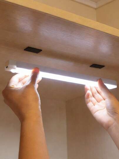 1pc Rechargeable Motion Sensor Magnetic Wireless LED Smart Night Light, Suitable For Wardrobe, Cabinet, Bedroom And Corridor