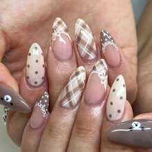 30 Pcs Cute Bear Heart Pattern False Nails - Medium Ballet Shape, Glossy Effect, Mixed Colors (Beige, Brown, White) Includes Jelly Glue And Nail File, Beauty Accessories, Fantasy Pattern, Durable Stickers,Adorable Bear-Shaped Nail Tips With Plaid & Polka Dot Designs, Brown French Manicure Bows - K180[30 件裝] - 查看 11