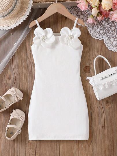 Vit ribbad, åtsittande linneklänning med 3D-motiv och pärldekor för flickor, avslappnad för vardagsbruk