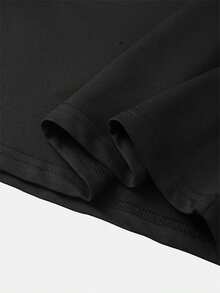 BRAVE ENOUGH Letter And Street Style Graphic Printed Round Neck Short Sleeved T-Shirt With Drawstring Shorts Breathable Summer Casual Set - 黑色+黑色 - 查看 5