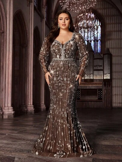 优雅大码心形领口长款正式晚礼服，采用拉链设计，缎面面料，饰以水钻和亮片网纱边，适合正式场合。