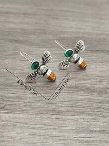 一对复古波西米亚风黄绿色蜜蜂设计耳环，适合作为女性珠宝礼物，日常佩戴、参加派对或旅行时佩戴。 - 復古銀色 - 查看 2