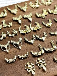 20 st slumpmässigt blandade gyllene nagelberlocker i 3D-legering fransk nagelborr med platt botten och diamanter i fransk stil, nagelkonsttillbehör DIY - Guld - Visa 3