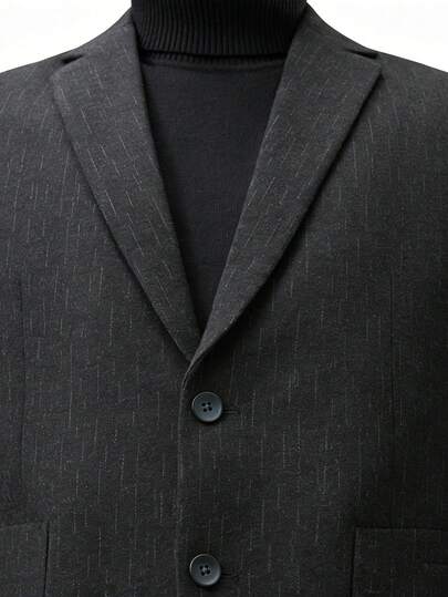 男士修身条纹商务夹克，翻领双扣设计，修身剪裁，适合办公室会议、日常通勤，是提升精致商务休闲装扮的必备单品。