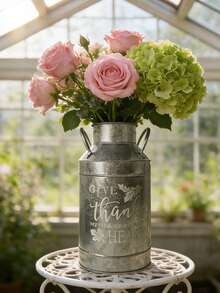 这款复古镀锌铁牛奶罐造型花盆，罐身印有“感恩”字样，散发着质朴的艺术气息；适合种植天竺葵、常春藤等垂吊植物。它不仅可以作为绿植花盆，还能为休闲空间增添舒缓放松的氛围，是打造温馨居家角落的绝佳装饰品。 - 銀色 - 查看 2