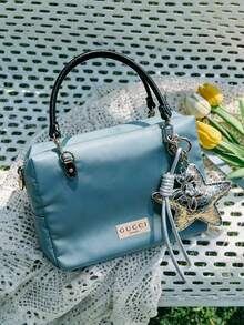 Gucci 1个带手柄和星星吊坠的缎面旅行化妆包，便携式化妆品收纳手提包，女士蓝色缎面旅行化妆包，带手柄和星星吊坠，可轻松收纳口红/钥匙/化妆品/卡包，便携式化妆品收纳包 - 淺藍色 - 查看 3