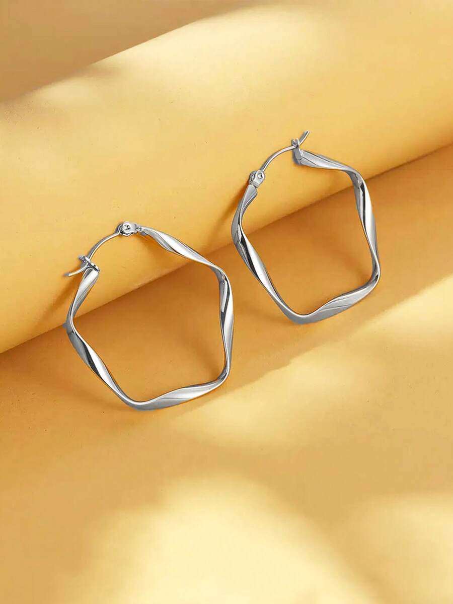1 Pair Fashionable Minimalist Asymmetrical Geometric Smooth Hoop Earrings, Star Design, Versatile For Women's Daily Commute