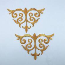 2片金银刺绣镂空布贴，适用于服装装饰、包袋，热熔胶贴片