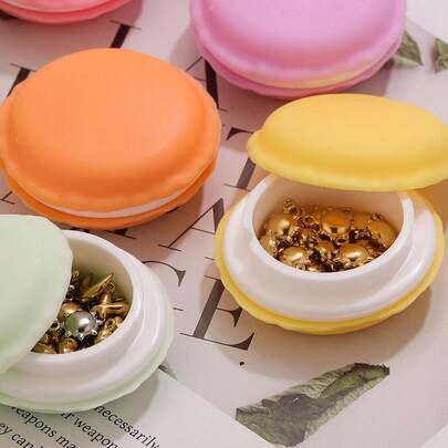 1pc Exquisite Plastic-Material Macaron Packaging, Including 20pcs 304 Stainless Steel 18K Gold-Plated Sun, Moon & Heart Multi-Element Mini Pendant DIY Charm Jewellery Necklace & Bracelet Making Accessories Handmade Components,Box Color Random