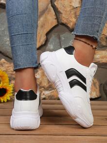 Women's Minimalist Round Toe Athletic Sneakers, White Running Shoes - White - View 5