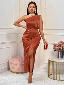 Amarilo 女士性感红色大蝴蝶结单肩褶裥开衩大腿缎面纯色连衣裙，适合派对、鸡尾酒会等优雅春季场合 - 鏽棕色 - 查看 6