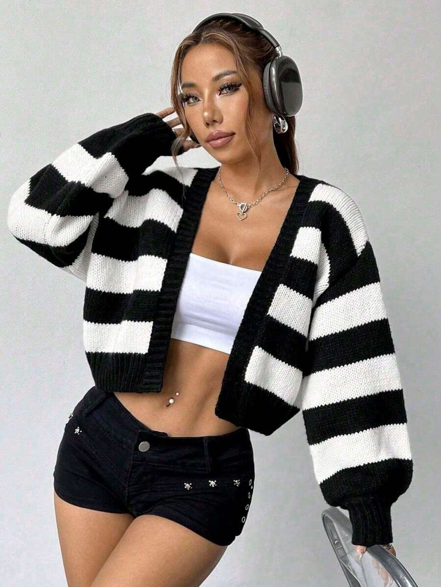 Comfortable Short Cardigan, Perfect For Mild Spring And Autumn Seasons, Fits Well For Daily Leisure, Casual Meetups And Quick Trips, Delivers Cozy Wearing Feeling, Easy To Match With Different Pants Or Skirts For A Tidy Everyday Style. - màu đen - Xem 1