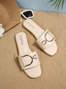 女士时尚平底凉鞋，休闲夏季鞋，饰有时尚搭扣，波西米亚风搭扣套脚鞋，适合居家穿着和海滩装扮 - 米色 - 查看 2