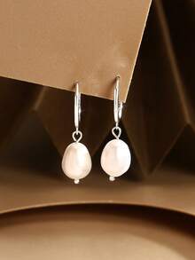 1 对 S925 纯银耳环，天然巴洛克珍珠，淡水珍珠耳坠，简约百搭的设计，适合女性日常佩戴，精美礼品
