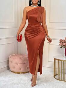 Amarilo 女士性感红色大蝴蝶结单肩褶裥开衩大腿缎面纯色连衣裙，适合派对、鸡尾酒会等优雅春季场合 - 鏽棕色 - 查看 8