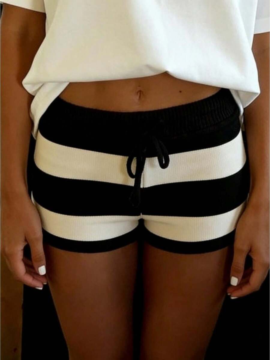 Women's Knitted Shorts, Striped Pattern, Elastic Drawstring Waistband, Slim Fit, Contrasting Color Mini Shorts, Y2K Bohemian Style Sweater Shorts. - 黑色 - 查看 1