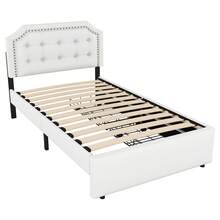 Cama tapizada con 2 cajones y cabecero elegantemente curvado con tachuelas decorativas. - Beige claro - Ver 6