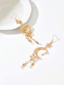 一对优雅的新月日不对称流苏耳环，精致闪耀，适合秋冬季节、日常佩戴、派对、节日、假日等场合。 - 金黃色 - 查看 3