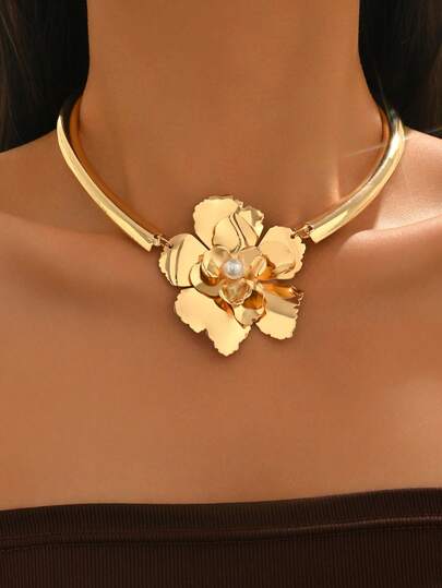 1pc Vintage Coin Style Metal Flower Decor Necklace, Elegant Retro Geometric Metal Choker Necklace Suitable For Women's Evening, Date, Party Wear