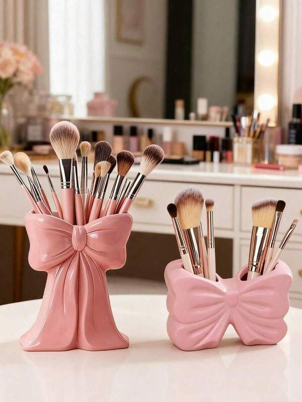 1pc Cute Bow-Shaped Pen Holder - A Fashionable Desktop Makeup Brush Holder, Elegant Makeup Brush Storage Box, Suitable For Creative Decor Design, For Girls, Students And Ladies. Ideal For Holidays, Beach, Bathroom And Bedroom Use. Large Capacity, An Ideal Gift For Women, A Great Choice For Valentine's Day, And A Creative Idea For Women's Gifts.