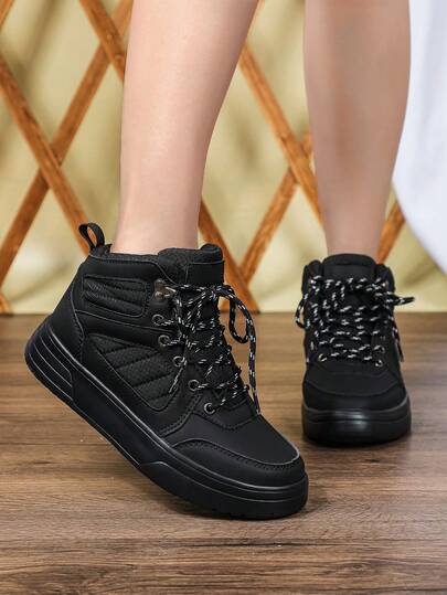 这款时尚舒适的中帮休闲女鞋，提供踝部支撑，是节日礼物、滑板鞋、通勤情侣鞋的理想之选，适合户外活动、购物、郊游、日常穿着和度假。