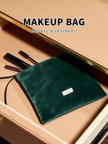 Bolsa de cosméticos de terciopelo esmeralda Gucci, diseño distintivo, embrague lujoso y ligero - Verde Oscuro - Ver 5