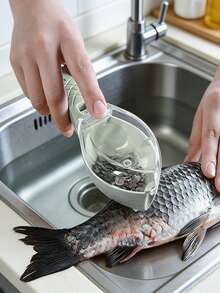 Fish Scale Remover - Plastic Fish Scale Scraper - Simple Kitchen Cleaning Tool - Washing Tool - Peeling Brush - Scrubbing - Cleaning - Fish Scale Scraper - Scraper - Kitchen Supplies - Suitable Gift For Fishing Friends, Relatives And Acquaintances - Multicolor - View 4