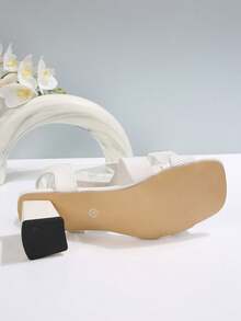 Sandal Wanita Model Terbaru dengan Hak Tebal dan Tali Warna Nude - Putih - View 4
