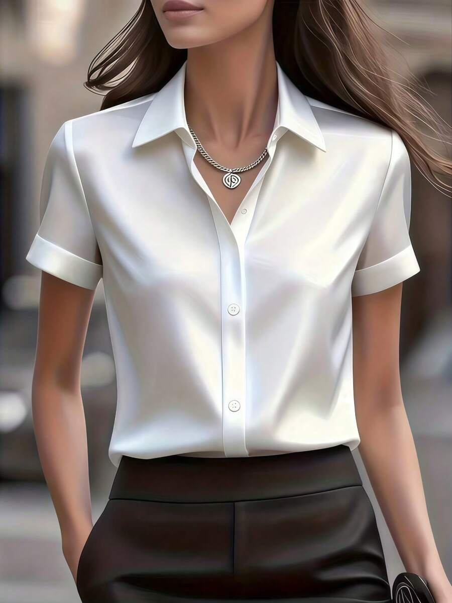 女士优雅白色缎面短袖衬衫 - 百搭通勤纯色高端垂坠上衣，经典领型，亲肤柔软丝滑缎面面料，不透明，可机洗干洗，适合办公室、休闲和正式场合，高端风格，易于打理，适合春、夏、秋、冬四季穿着。