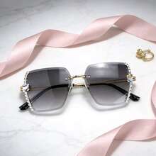 1副女士时尚眼镜，优雅街头风 - 灰色 - 查看 1