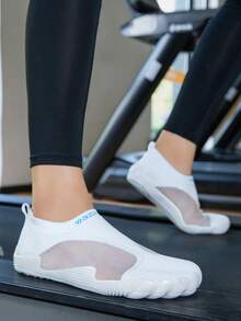 TOLLN 1 Pair Men's Breathable Non-Slip Soft Sole Fitness Gym Treadmill Training Shoes - White - View 4