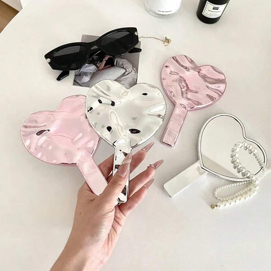 1pc Heart-Shaped Portable Handheld Makeup Mirror, 1pc Portable Foldable High-Definition Princess Makeup Mirror, Suitable For Student Dorms. Can Also Be Used As A Vanity Mirror In Living Room, Bedroom And Bathroom.