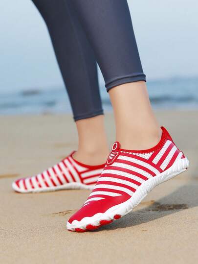 1 Pair Striped Uppers Athletic Style Women's Water Shoes, Lightweight & Soft Beach Socks, Barefoot Hiking Shoes, Outdoor Wading Shoes, Slip-On Swimming Shoes, Suitable For Water Aerobics, Diving, Boating, Lakes, Streams, Beach Camping, Exclusive For Indoor Fitness & Yoga