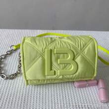The Down-Filled Bimba Shoulder Bag With Chain Strap Can Be Used As A Shoulder Bag Or Underarm Bag. - G - Xem 1