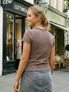 Women's Summer Short Sleeve Tops Fashion Striped Print Crew Neck T Shirt Streetwear - Light Brown - View 4