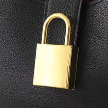 Black Leather Women's Homeless Bag, Gold Lock Shoulder Single Shoulder Bag, Retro Style Adjustable Suspender Strap, 26 * 18 * 7cm Soft Handbag - Negro - Ver 8