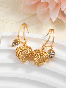 1 Pair Fashionable & Elegant Hollow Heart, Rhinestone Inlaid Heart Pendant Earrings For Women - Openwork Heart Pendant Earrings - View 3