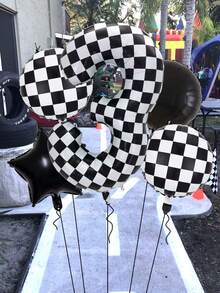 5pcs 40-Inch Black & White Plaid Pattern 0-9 Number Balloons, 18-Inch Black Round Heart Foil Balloons And Black & White Plaid Round Foil Balloons, Suitable For Racing Theme Birthday Party, Anniversary Indoor & Outdoor Decoration - Multicolor - View 5