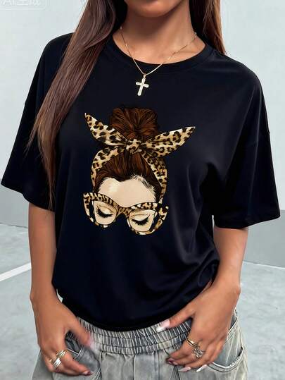 Camiseta de mujer de verano nueva, de ajuste holgado, con cuello redondo y manga corta, con estampado de eslogan simple, ideal para vacaciones y uso diario. Blusa de mujer de moda.